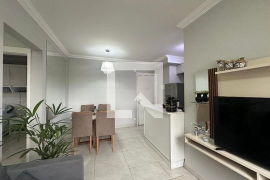 Sala de apartamento à venda com 2 quartos, 51m² em Vila Sao Joao, Barueri