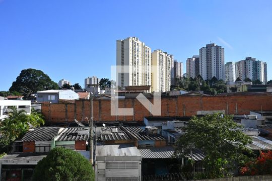 Vista do Quarto 1 de apartamento para alugar com 2 quartos, 70m² em Chácara Agrindus, Taboão da Serra
