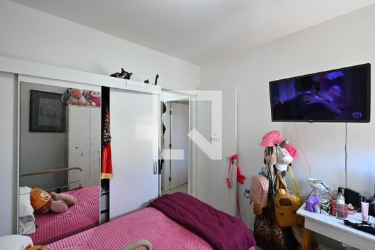Quarto 1 de apartamento para alugar com 2 quartos, 70m² em Chácara Agrindus, Taboão da Serra