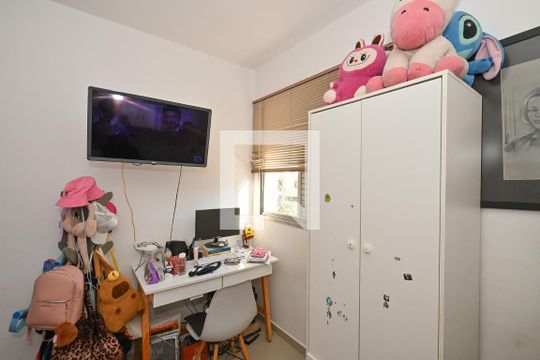 Quarto 1 de apartamento para alugar com 2 quartos, 70m² em Chácara Agrindus, Taboão da Serra