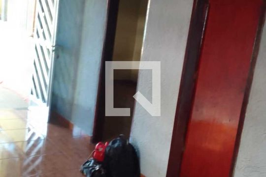 Quarto de casa para alugar com 2 quartos, 100m² em Parque Paulista, Duque de Caxias