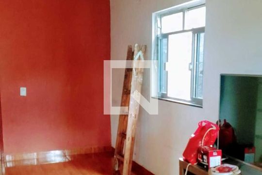 Sala de casa para alugar com 2 quartos, 100m² em Parque Paulista, Duque de Caxias