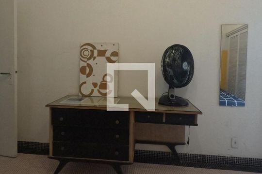 Quarto 1 de apartamento para alugar com 1 quarto, 91m² em Boqueirão, Santos
