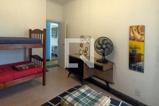Quarto 1 de apartamento para alugar com 1 quarto, 91m² em Boqueirão, Santos