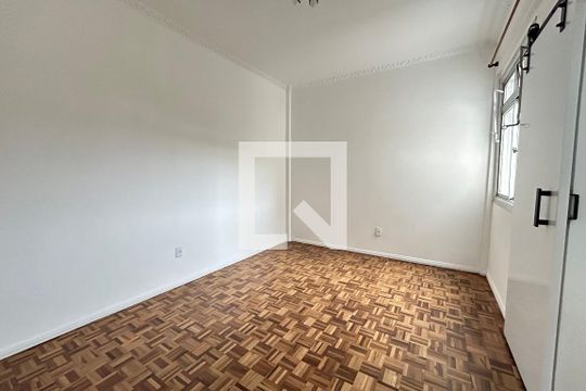 Suíte de apartamento para alugar com 3 quartos, 92m² em Itaguaçu, Florianópolis
