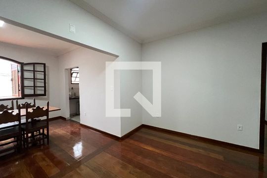 Sala de casa à venda com 3 quartos, 85m² em Itapoã, Belo Horizonte