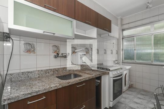 Cozinha de apartamento à venda com 3 quartos, 67m² em Petrópolis, Porto Alegre
