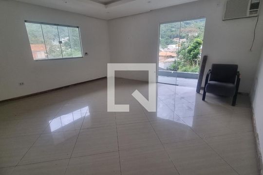 Sala de casa de condomínio à venda com 3 quartos, 150m² em Vargem Grande, Rio de Janeiro