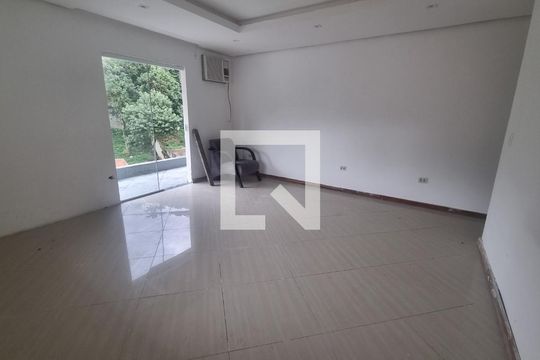 Sala de casa de condomínio à venda com 3 quartos, 150m² em Vargem Grande, Rio de Janeiro