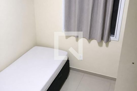 Quarto  de apartamento para alugar com 2 quartos, 69m² em Parque Senhor do Bonfim, Taubaté