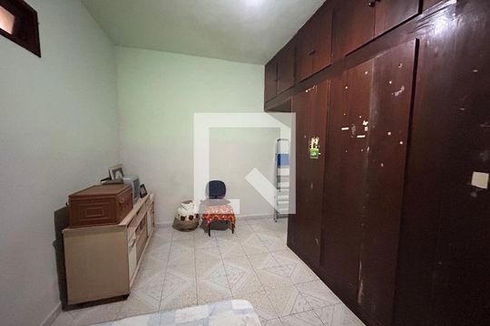 Quarto 1 de casa para alugar com 3 quartos, 80m² em Engenheiro Leal, Rio de Janeiro