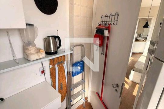 Cozinha de apartamento para alugar com 1 quarto, 40m² em Farroupilha, Porto Alegre