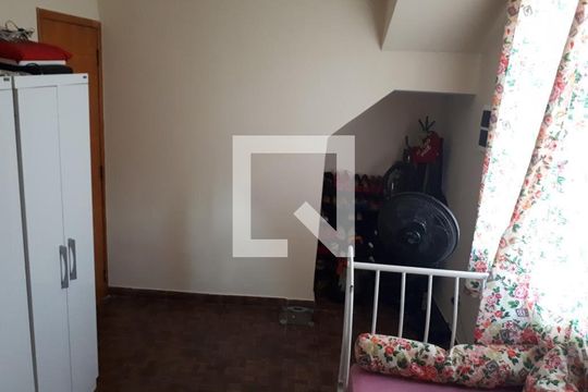 Quarto de casa para alugar com 3 quartos, 370m² em Engenheiro Leal, Rio de Janeiro