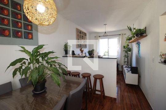 Sala / Cozinha de apartamento à venda com 2 quartos, 54m² em Conjunto Residencial José Bonifácio, São Paulo