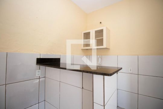 Cozinha de kitnet/studio para alugar com 1 quarto, 20m² em Ceilândia, Brasília