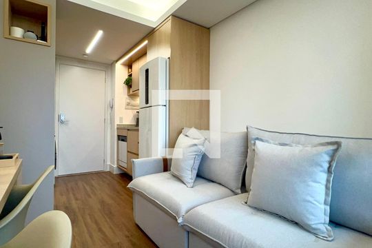 Sala de kitnet/studio para alugar com 1 quarto, 27m² em Pinheiros, São Paulo