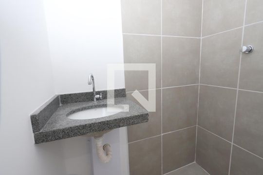 Banheiro de kitnet/studio à venda com 1 quarto, 21m² em Vila Ema, São Paulo