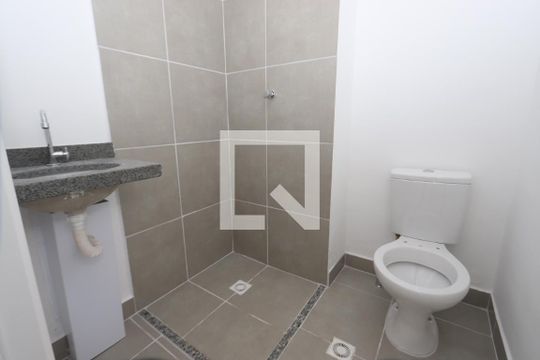 Banheiro de kitnet/studio à venda com 1 quarto, 21m² em Vila Ema, São Paulo