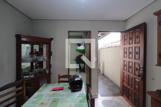 Sala de casa para alugar com 3 quartos, 120m² em Vila Nova Savoia, São Paulo