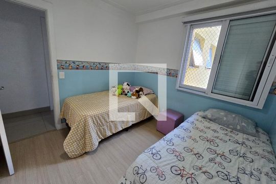 Quarto de apartamento à venda com 3 quartos, 79m² em Chácara Agrindus, Taboão da Serra