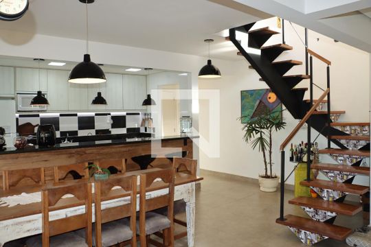 Sala de apartamento para alugar com 3 quartos, 200m² em Chácara Pavoeiro, Cotia