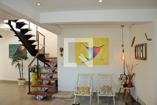 Sala de apartamento para alugar com 3 quartos, 200m² em Chácara Pavoeiro, Cotia