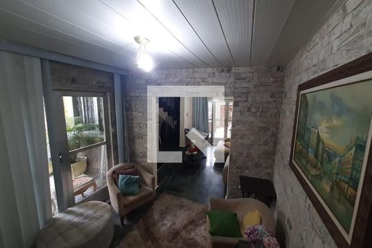 Sala de casa para alugar com 3 quartos, 200m² em Jardim Alvorada, Nova Iguaçu