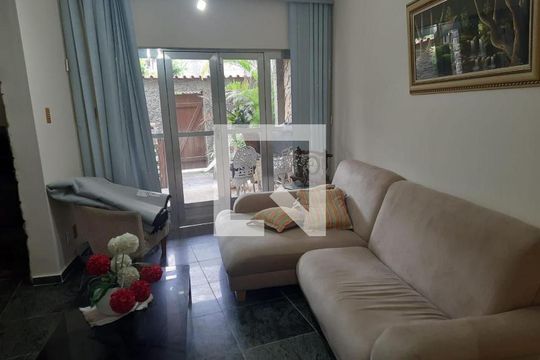 Sala de casa para alugar com 3 quartos, 200m² em Jardim Alvorada, Nova Iguaçu