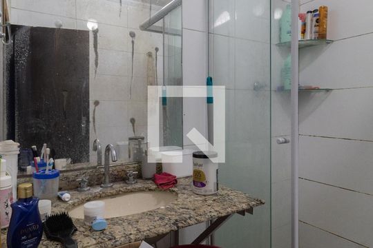 Casa 1 Banheiro de casa à venda com 4 quartos, 250m² em Itaquera, São Paulo