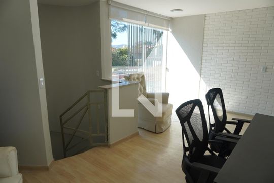 Piso Superior de casa de condomínio para alugar com 3 quartos, 246m² em Alphaville, Santana de Parnaíba