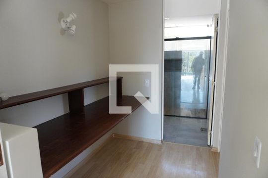 Piso Superior de casa de condomínio para alugar com 3 quartos, 246m² em Alphaville, Santana de Parnaíba