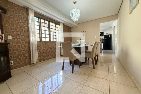 Sala de casa à venda com 5 quartos, 639m² em Alto Caiçaras, Belo Horizonte