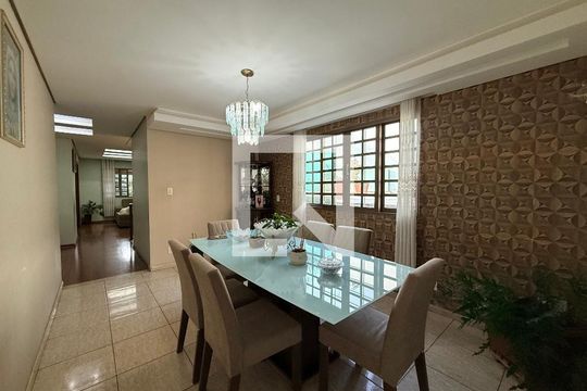 Sala de casa à venda com 5 quartos, 639m² em Alto Caiçaras, Belo Horizonte