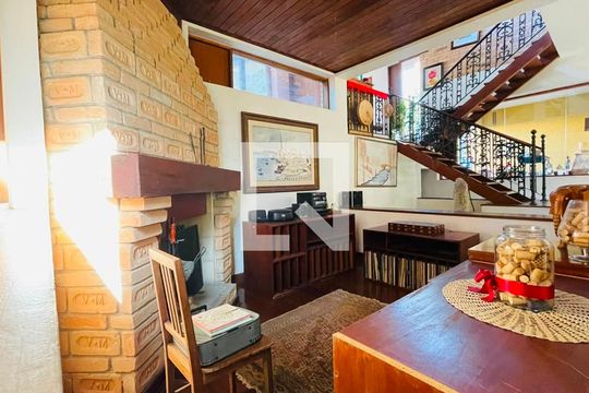 Sala de casa de condomínio para alugar com 5 quartos, 750m² em Granja Viana Ii, Cotia