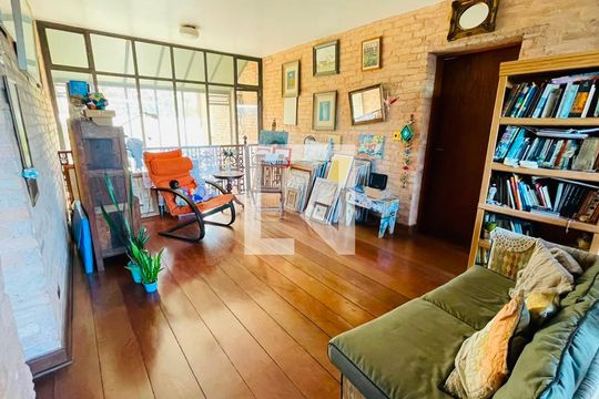 Sala de casa de condomínio para alugar com 5 quartos, 750m² em Granja Viana Ii, Cotia