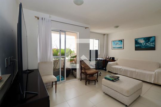Sala de apartamento para alugar com 1 quarto, 56m² em Piatã, Salvador