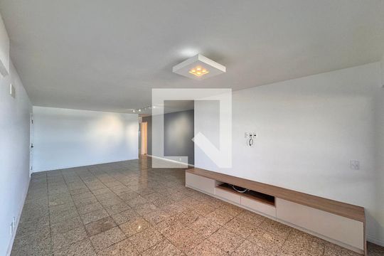 Sala de apartamento para alugar com 4 quartos, 172m² em Barra da Tijuca, Rio de Janeiro