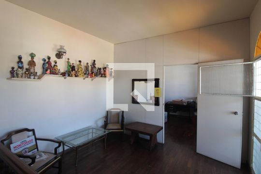 Hall de Entrada de casa à venda com 3 quartos, 300m² em São José, Belo Horizonte