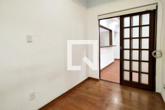 Sala de apartamento para alugar com 3 quartos, 111m² em Canto do Forte, Praia Grande