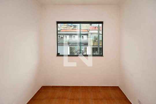 Quarto de casa para alugar com 2 quartos, 70m² em Vila Ema, São Paulo