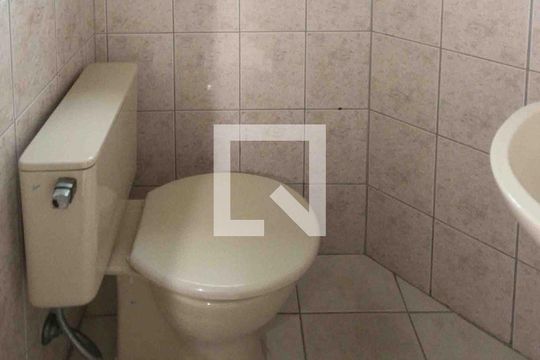 Lavabo de casa para alugar com 2 quartos, 70m² em Vila Ema, São Paulo