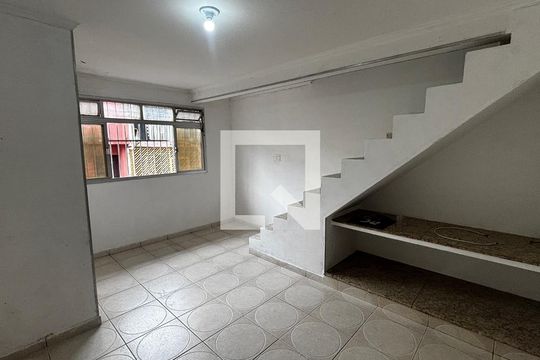 Sala de casa para alugar com 2 quartos, 125m² em Vila Sao Pedro, Santo André