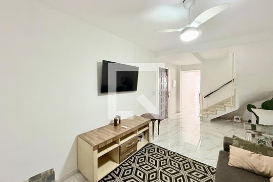Sala de casa para alugar com 4 quartos, 160m² em Chácara Santo Antônio (zona Sul), São Paulo
