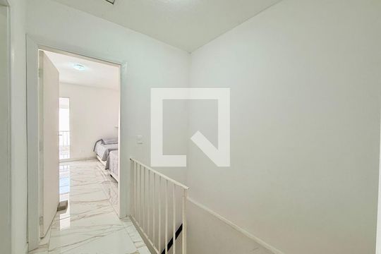 Corredor Quartos  de casa para alugar com 4 quartos, 160m² em Chácara Santo Antônio (zona Sul), São Paulo