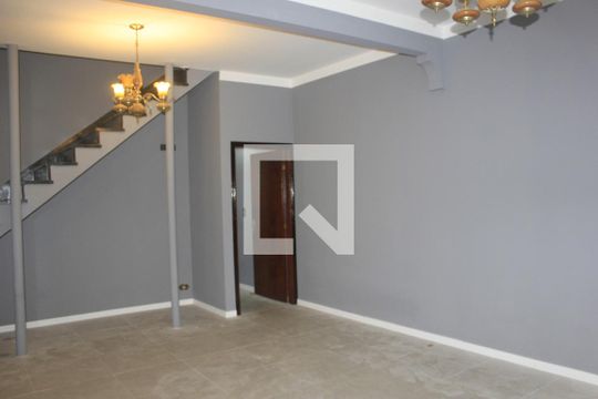 Sala de casa à venda com 3 quartos, 210m² em Parque Goncalves Junior, Guarulhos