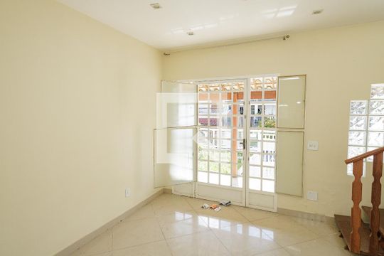 Sala  de casa à venda com 4 quartos, 247m² em Campo Grande, Rio de Janeiro