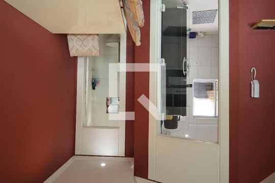 Sala  de casa de condomínio para alugar com 2 quartos, 151m² em Vila Marari, São Paulo