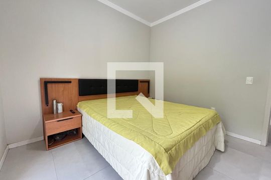 Suíte  de casa para alugar com 3 quartos, 100m² em Campeche Central, Florianópolis