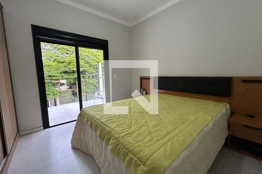Suíte  de casa para alugar com 3 quartos, 100m² em Campeche Central, Florianópolis
