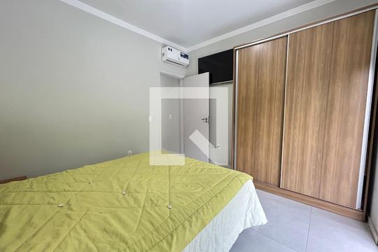 Suíte  de casa para alugar com 3 quartos, 100m² em Campeche Central, Florianópolis